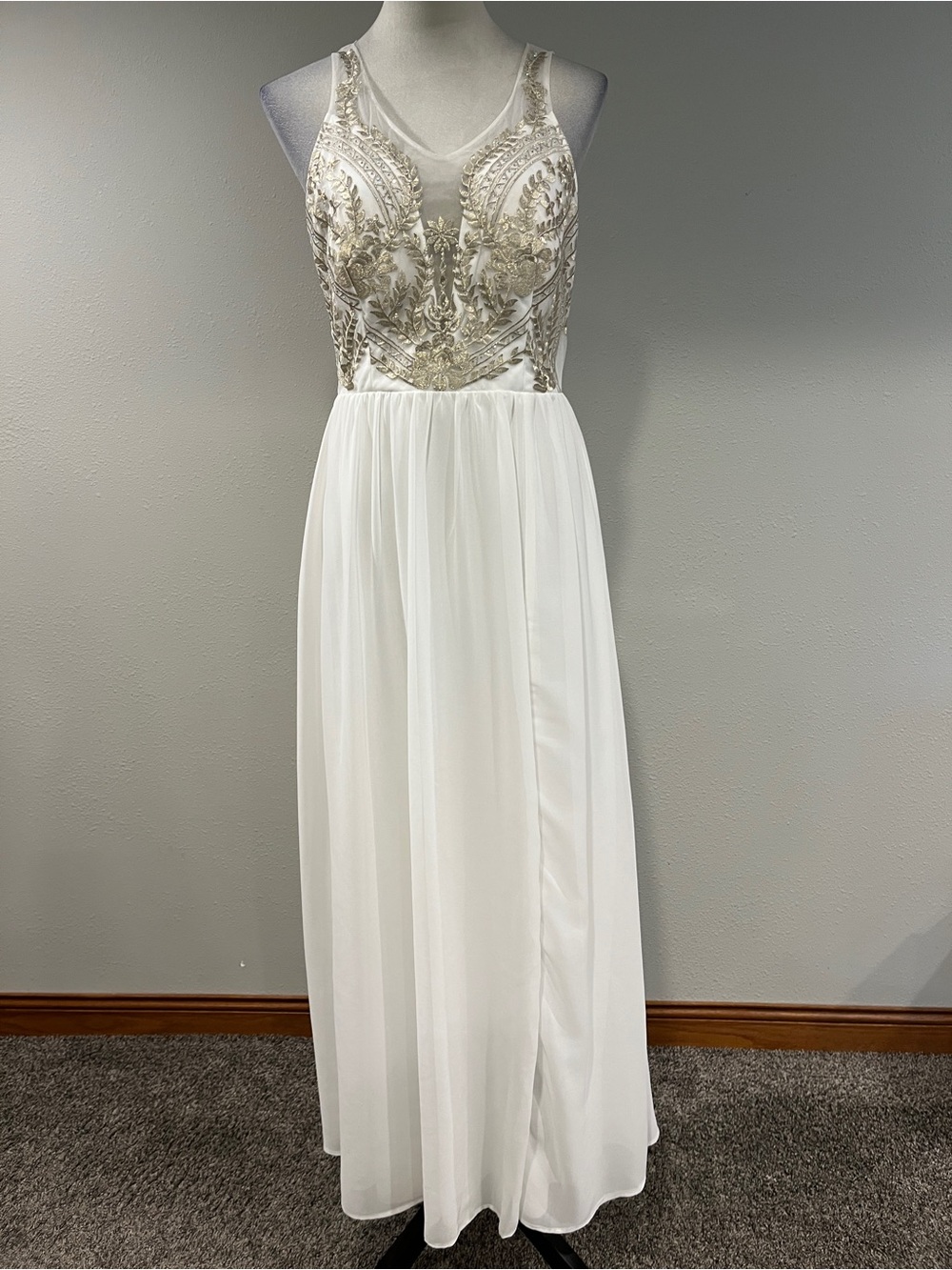 Soieblu Ivory Embroidered Mesh formal midi Dress size medium